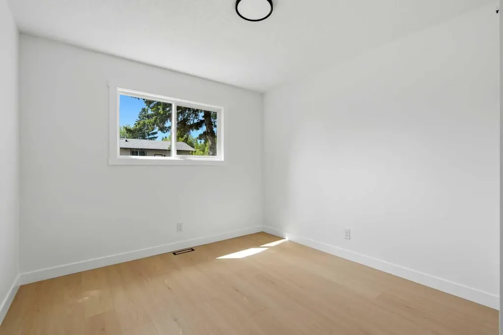 708 Sacramento Place SW Calgary AB T2W 0R5