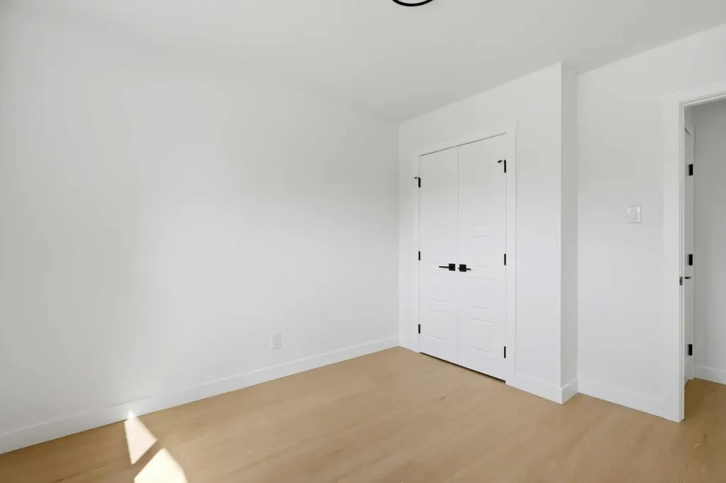 708 Sacramento Place SW Calgary AB T2W 0R5