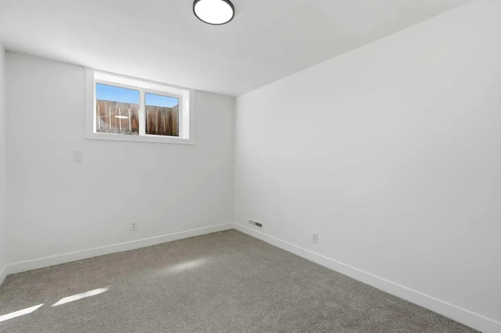 708 Sacramento Place SW Calgary AB T2W 0R5