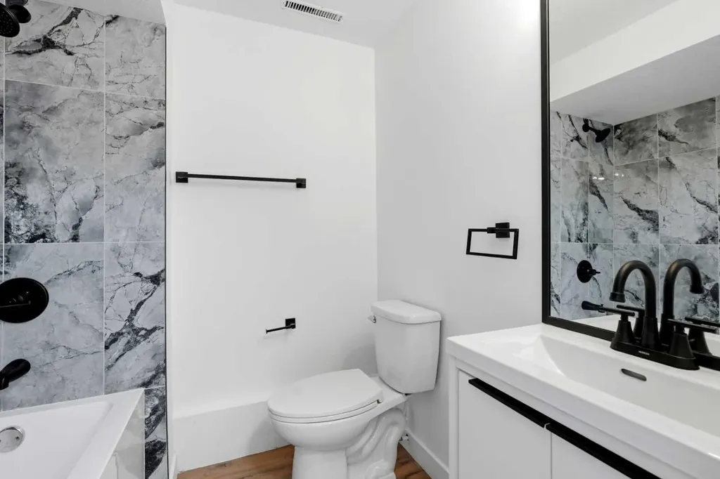 708 Sacramento Place SW Calgary AB T2W 0R5
