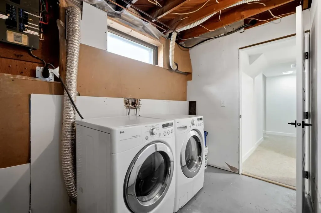 708 Sacramento Place SW Calgary AB T2W 0R5