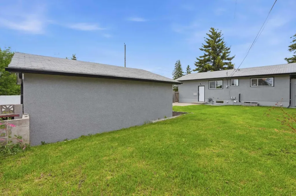 708 Sacramento Place SW Calgary AB T2W 0R5