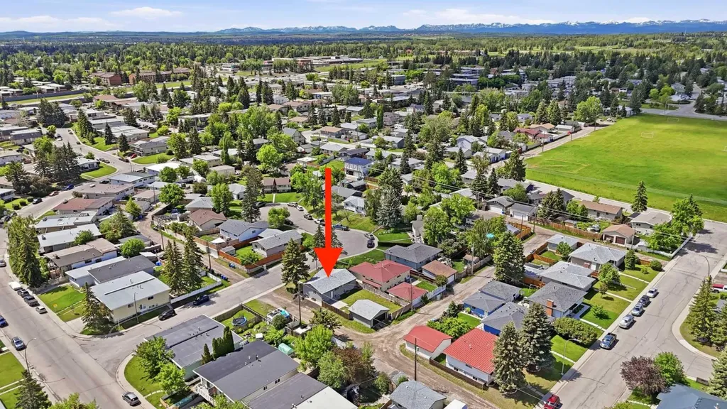 708 Sacramento Place SW Calgary AB T2W 0R5