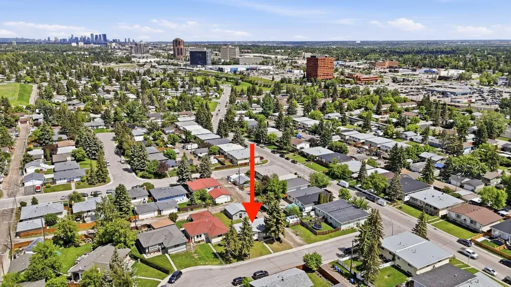 708 Sacramento Place SW Calgary AB T2W 0R5