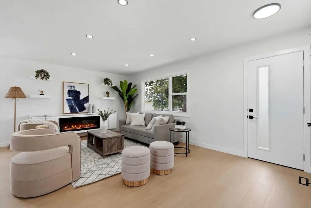 708 Sacramento Place SW Calgary AB T2W 0R5