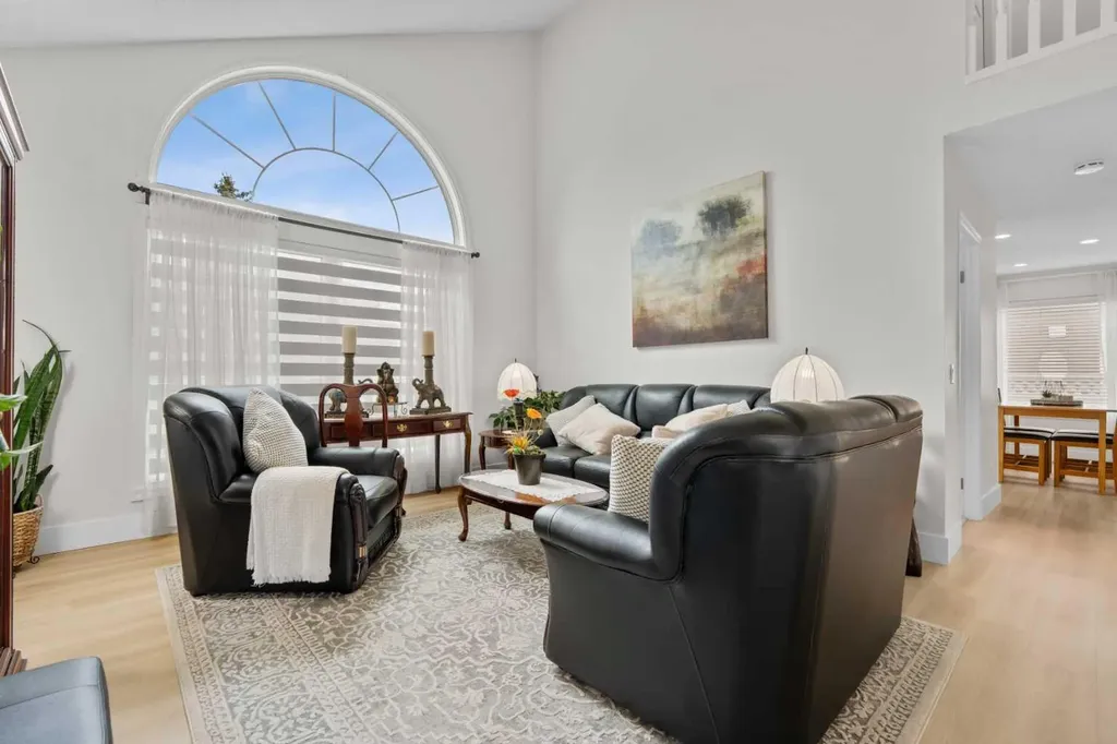 957 Applewood Drive SE Calgary AB T2A 7M7