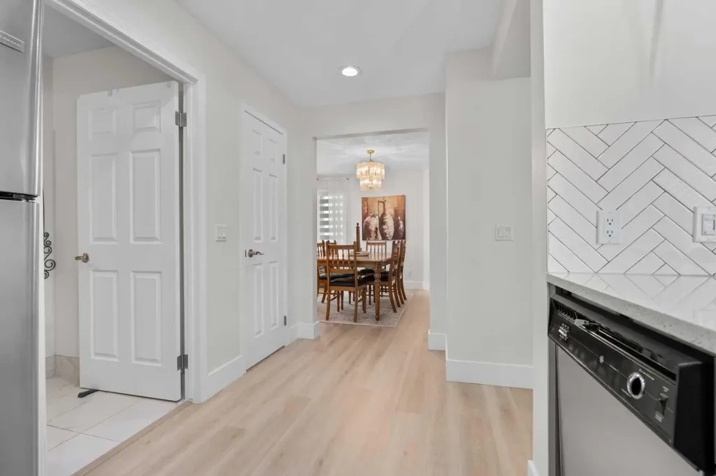 957 Applewood Drive SE Calgary AB T2A 7M7