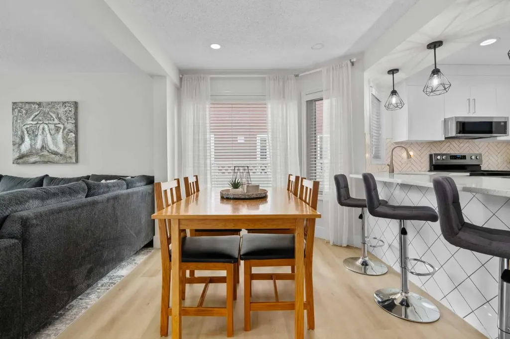957 Applewood Drive SE Calgary AB T2A 7M7