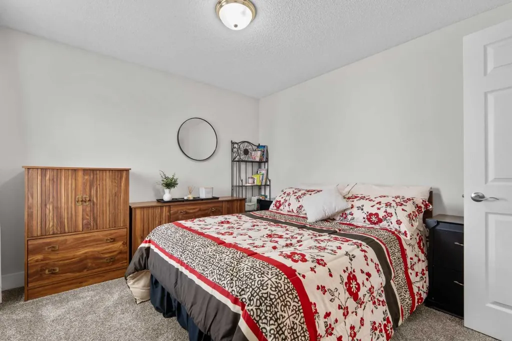 957 Applewood Drive SE Calgary AB T2A 7M7