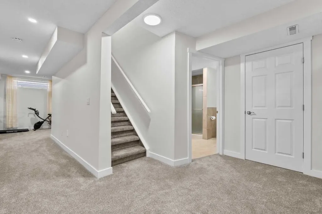 957 Applewood Drive SE Calgary AB T2A 7M7