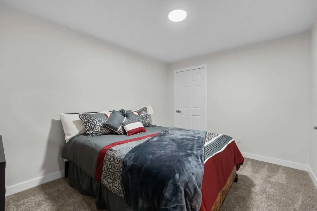 957 Applewood Drive SE Calgary AB T2A 7M7