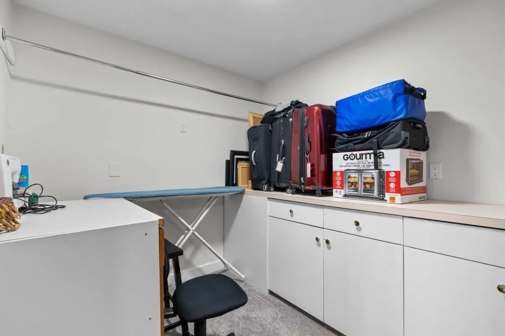 957 Applewood Drive SE Calgary AB T2A 7M7