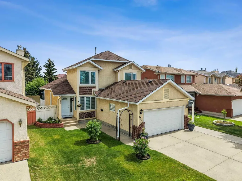 957 Applewood Drive SE Calgary AB T2A 7M7