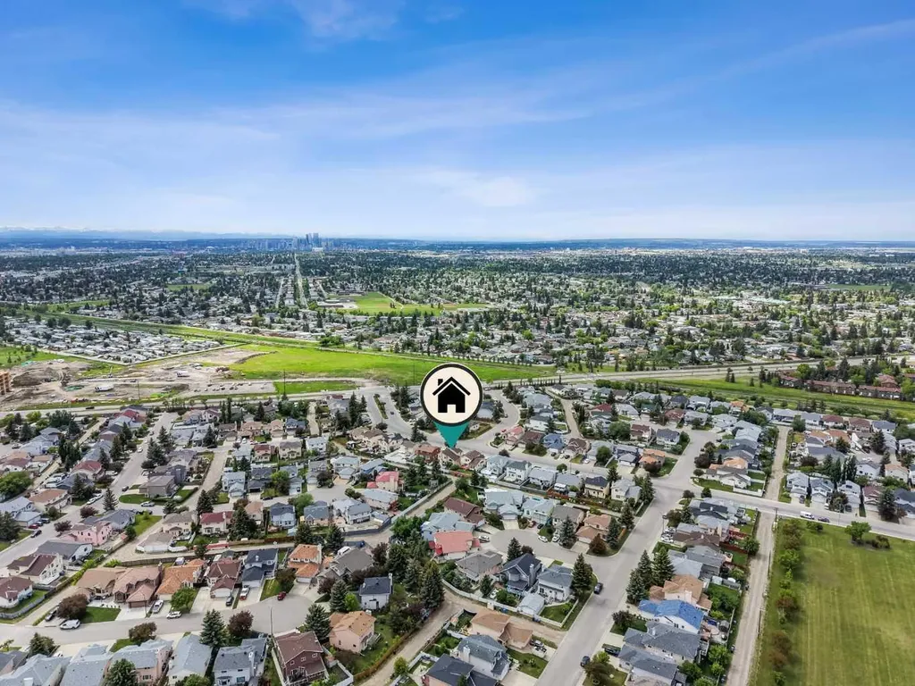 957 Applewood Drive SE Calgary AB T2A 7M7
