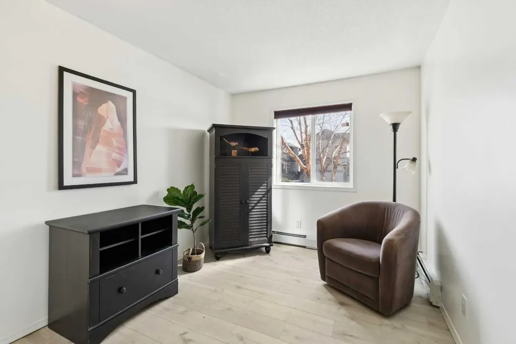 6102 Valleyview Park SE Calgary AB T2B 3R6