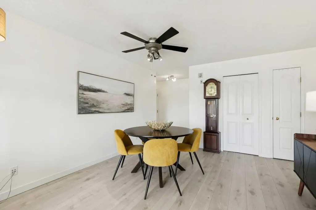 6102 Valleyview Park SE Calgary AB T2B 3R6