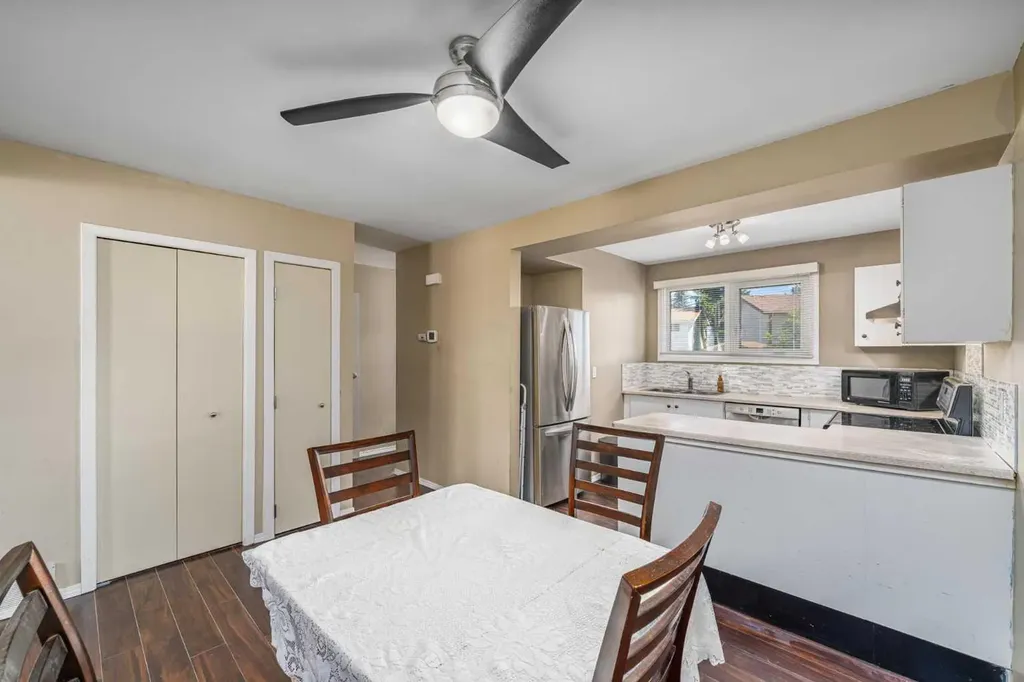 12 Woodhill Road SW Calgary AB T2W 3P2
