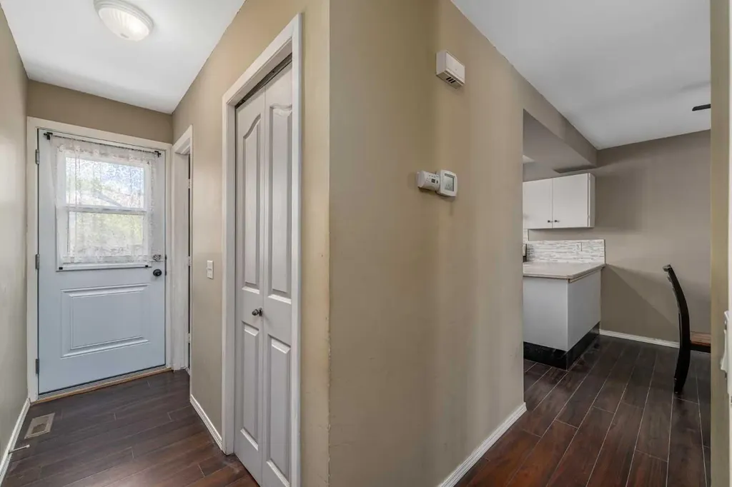 12 Woodhill Road SW Calgary AB T2W 3P2