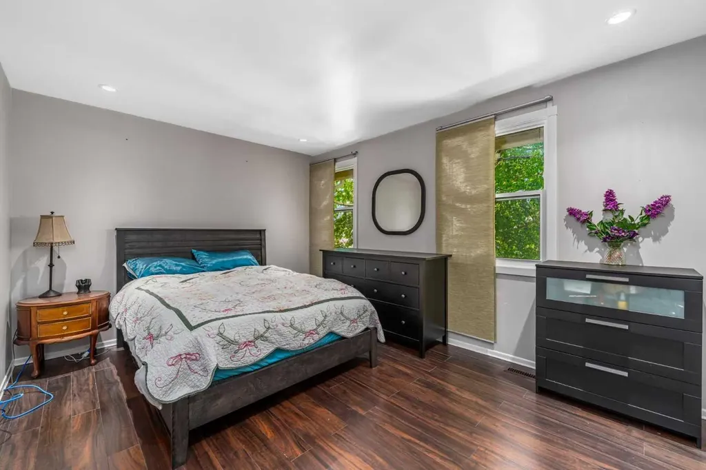 12 Woodhill Road SW Calgary AB T2W 3P2