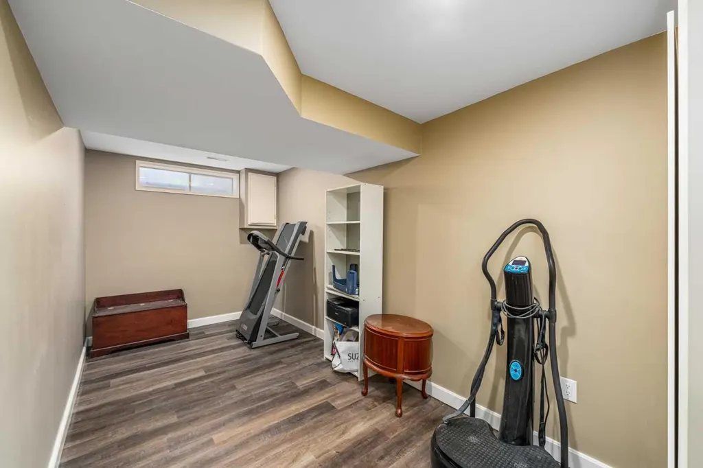 12 Woodhill Road SW Calgary AB T2W 3P2