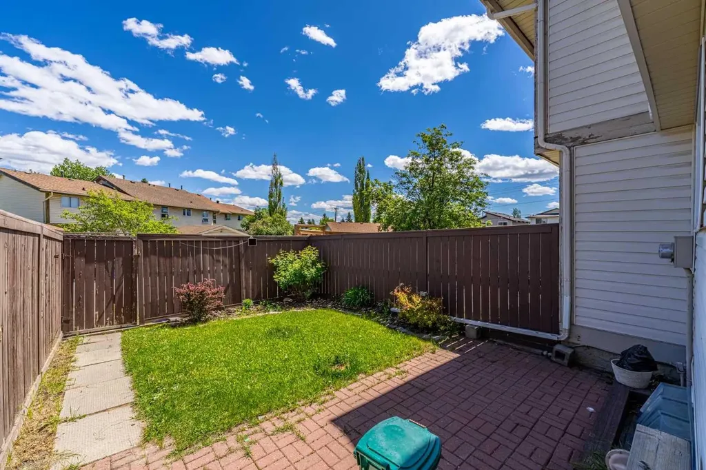 12 Woodhill Road SW Calgary AB T2W 3P2