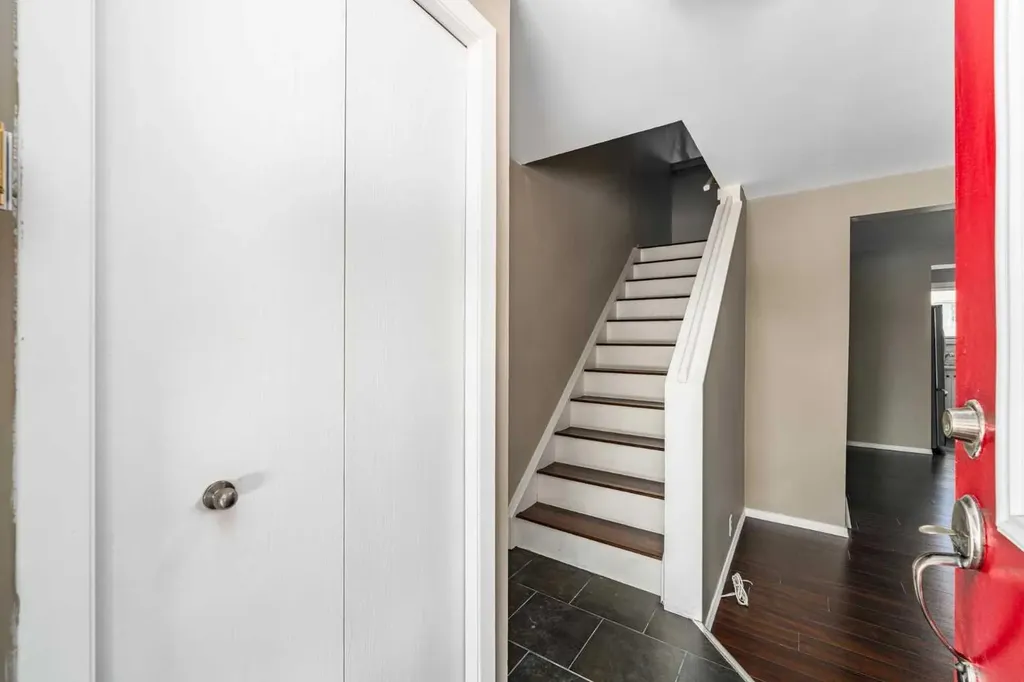 12 Woodhill Road SW Calgary AB T2W 3P2
