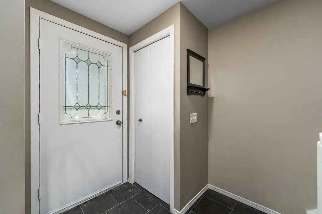 12 Woodhill Road SW Calgary AB T2W 3P2