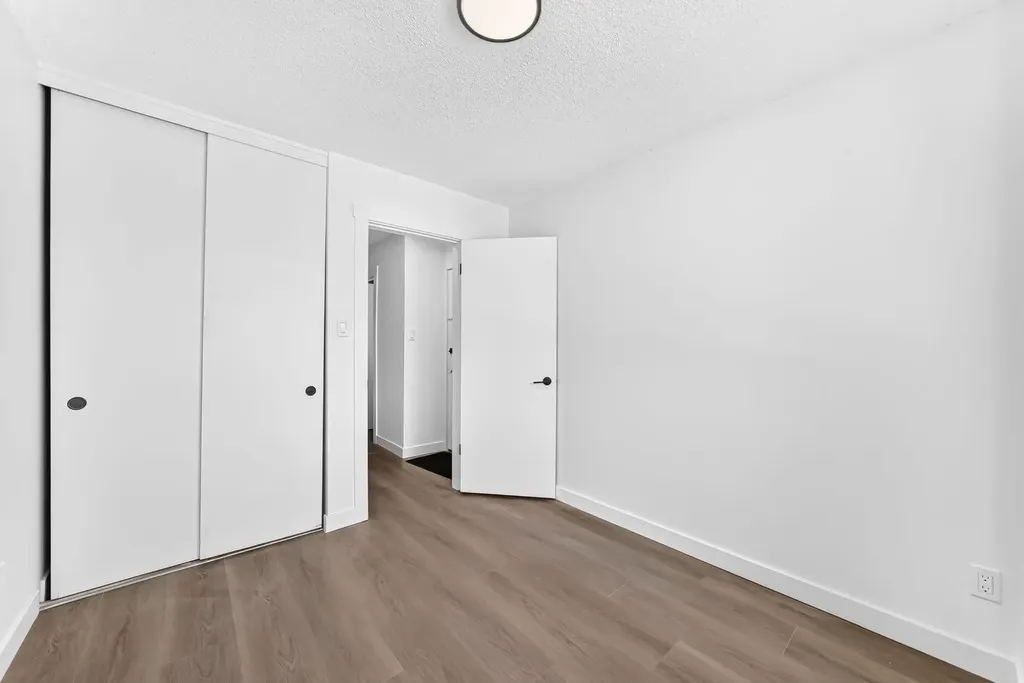 315 Heritage Drive SE Calgary AB T2H1N2