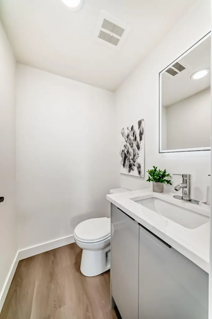 315 Heritage Drive SE Calgary AB T2H1N2