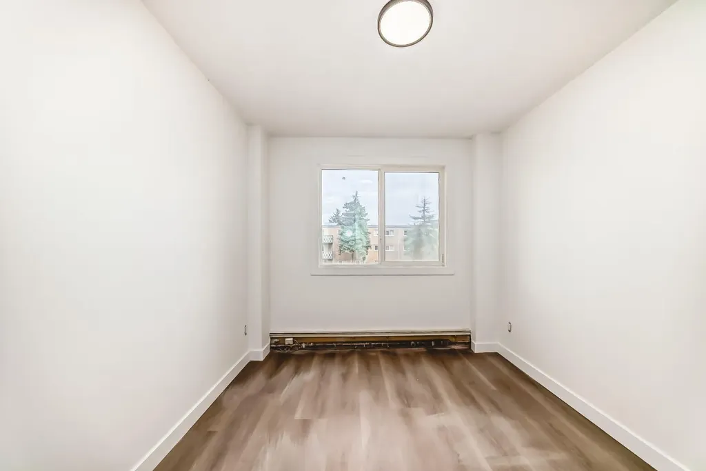 315 Heritage Drive SE Calgary AB T2H1N2