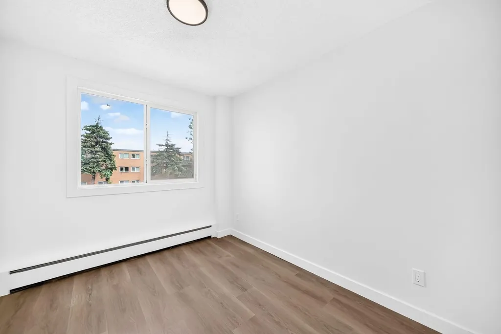 315 Heritage Drive SE Calgary AB T2H1N2