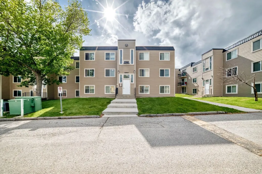 315 Heritage Drive SE Calgary AB T2H1N2