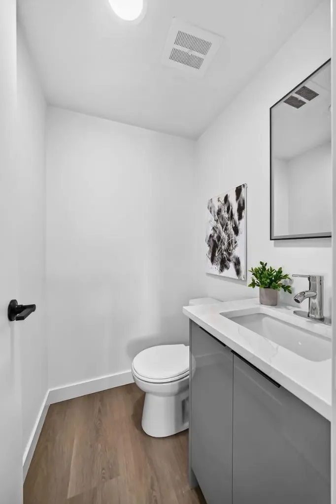 315 Heritage Drive SE Calgary AB T2H1N2
