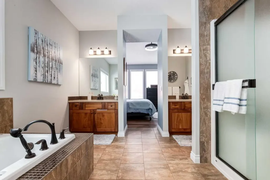 237 Aspenmere Circle Chestermere AB T1X 0T6