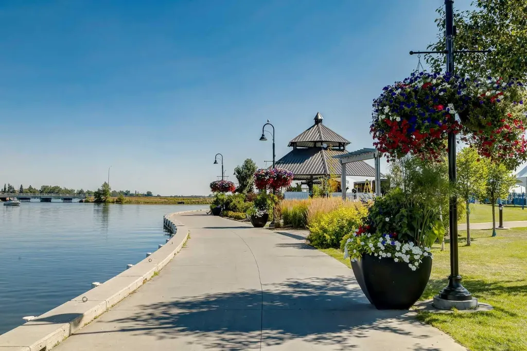 237 Aspenmere Circle Chestermere AB T1X 0T6
