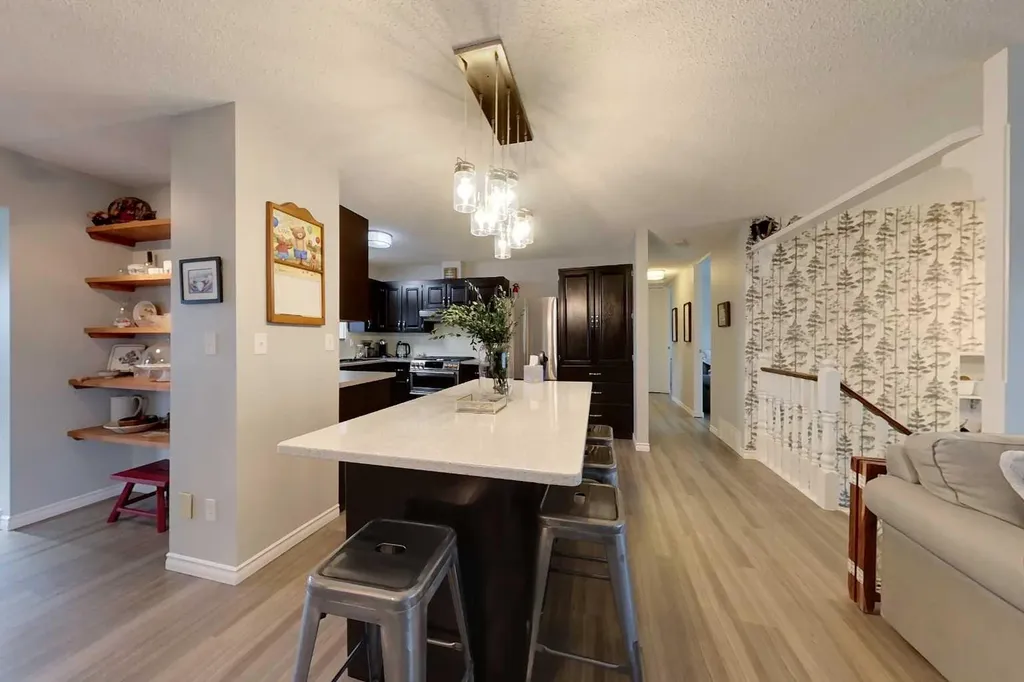 321 9 Street NE Slave Lake AB T0G 2A2
