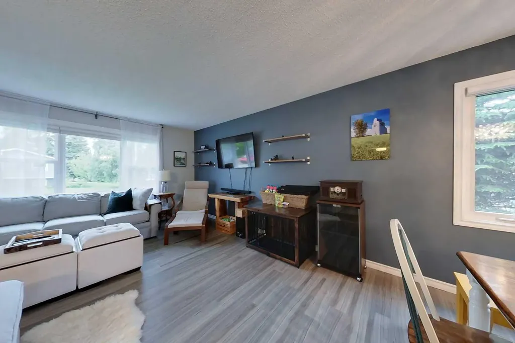 321 9 Street NE Slave Lake AB T0G 2A2