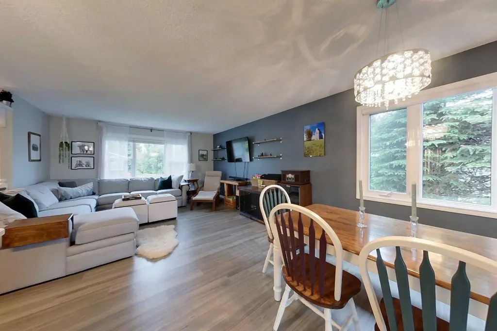 321 9 Street NE Slave Lake AB T0G 2A2