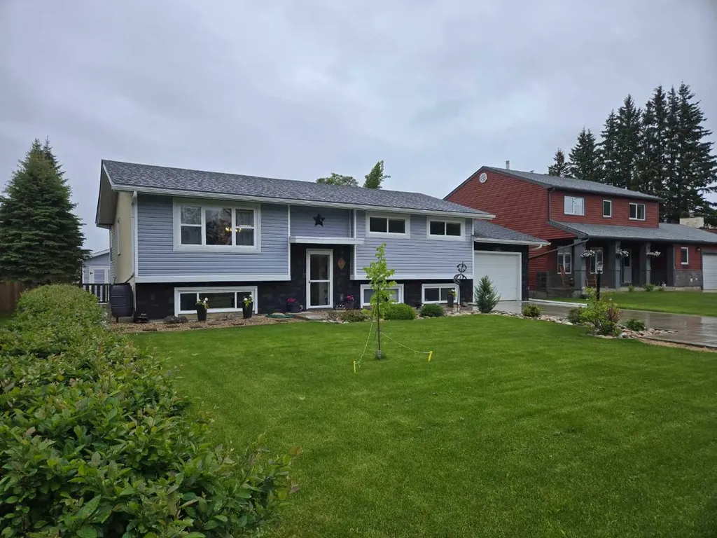 321 9 Street NE Slave Lake AB T0G 2A2