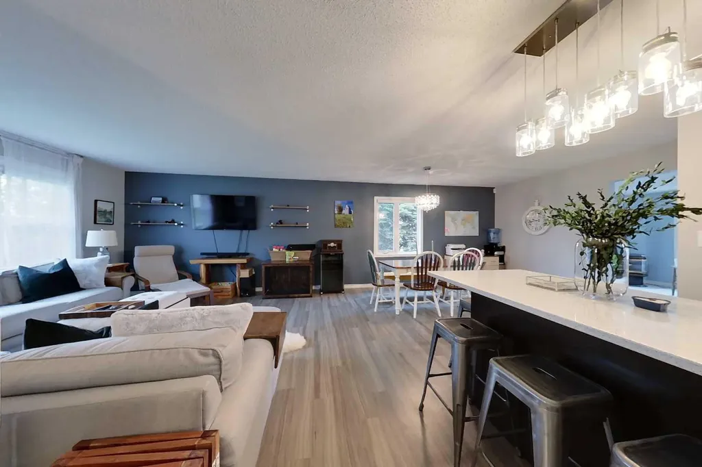 321 9 Street NE Slave Lake AB T0G 2A2