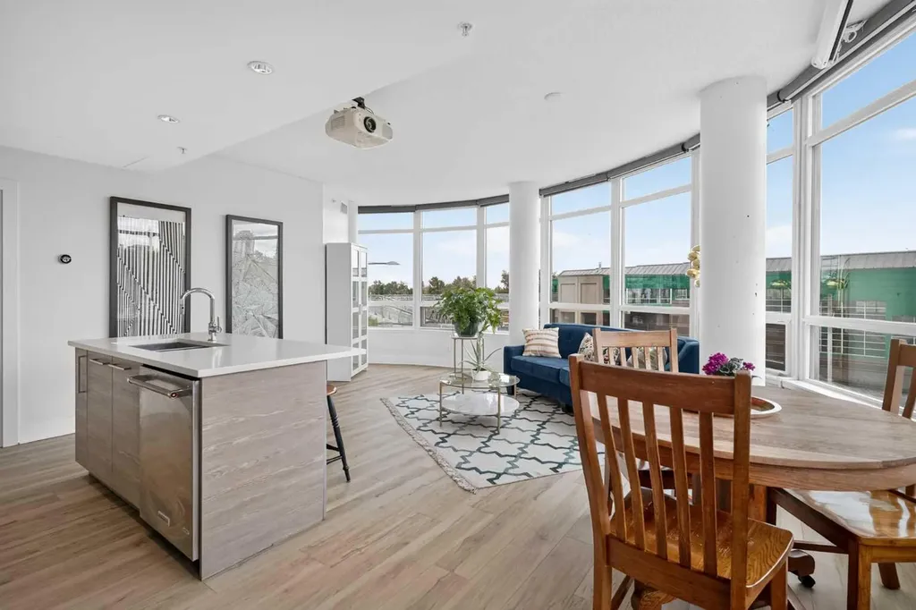 38 9 Street NE Calgary AB T2E 7X9