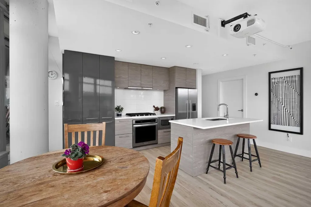 38 9 Street NE Calgary AB T2E 7X9