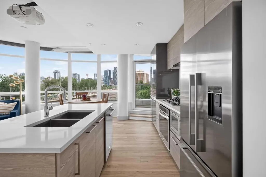 38 9 Street NE Calgary AB T2E 7X9