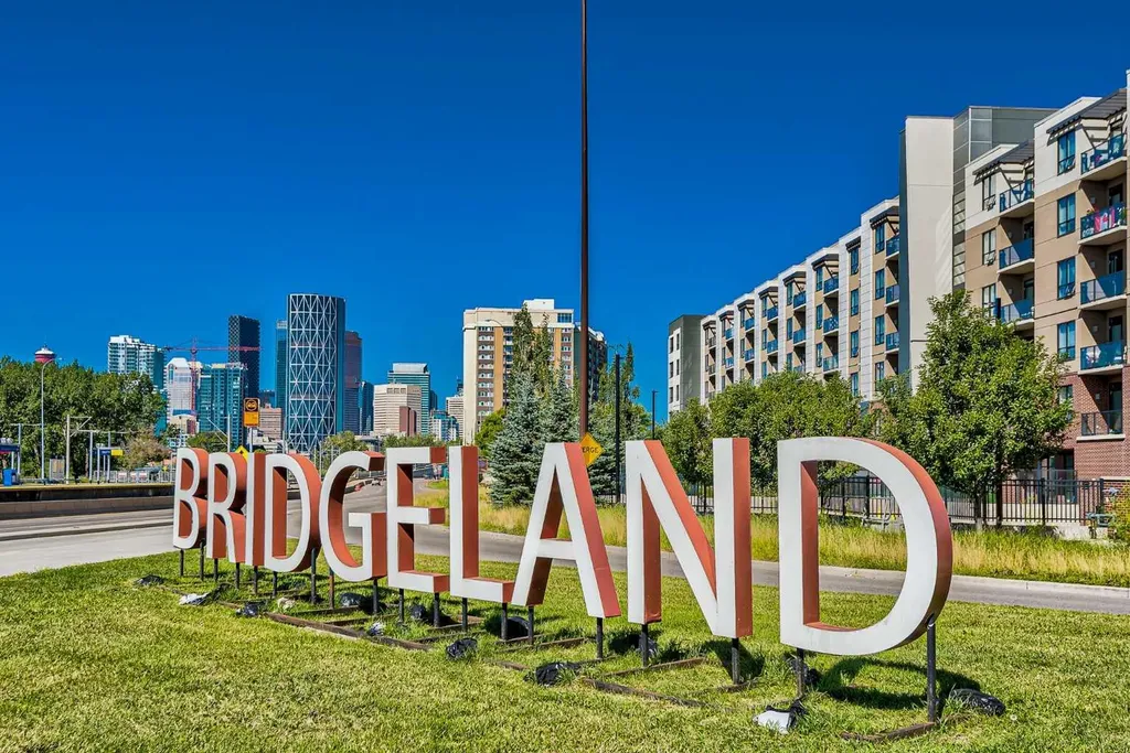 38 9 Street NE Calgary AB T2E 7X9