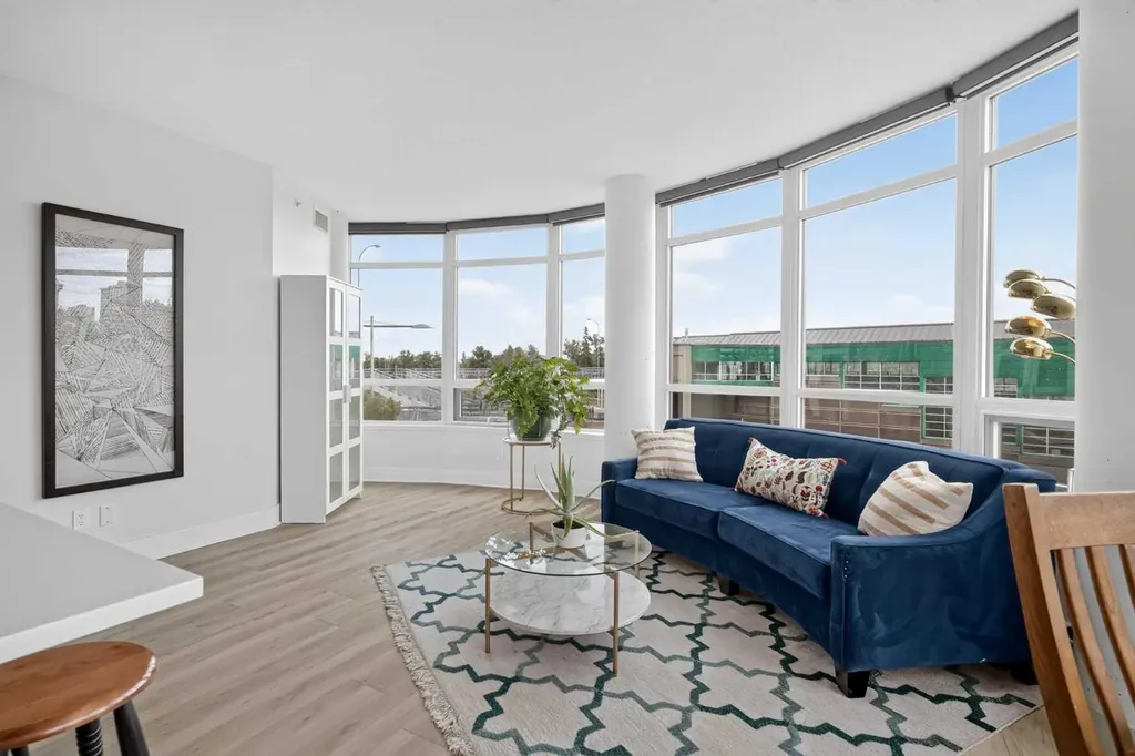 38 9 Street NE Calgary AB T2E 7X9