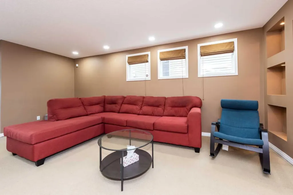 212 Panatella Drive NW Calgary AB T3K0T4