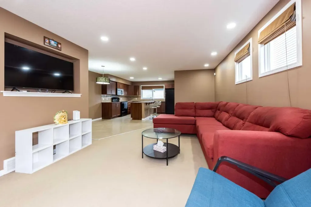 212 Panatella Drive NW Calgary AB T3K0T4