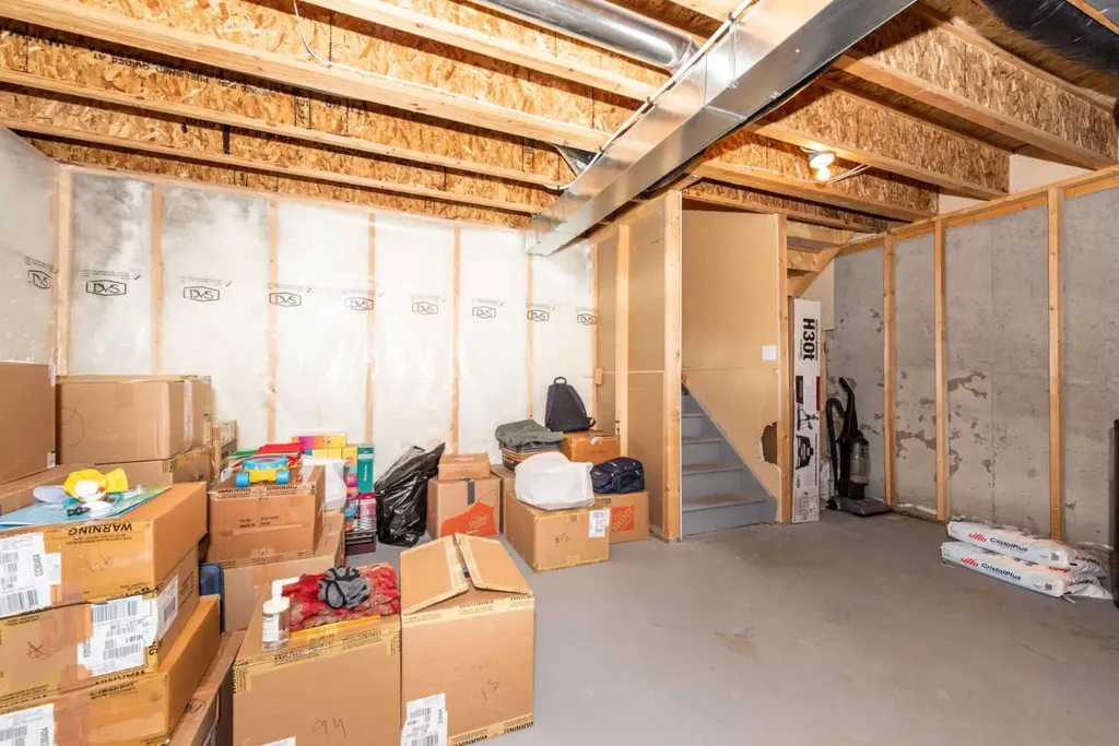 212 Panatella Drive NW Calgary AB T3K0T4