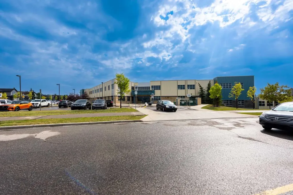 212 Panatella Drive NW Calgary AB T3K0T4