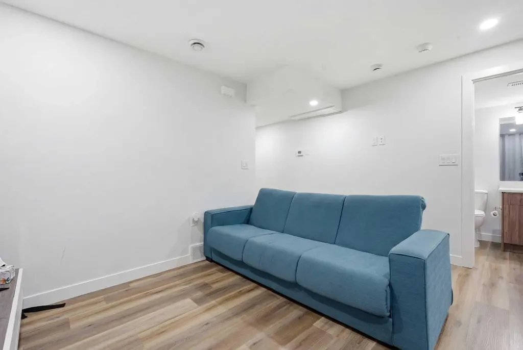 212 Panatella Drive NW Calgary AB T3K0T4